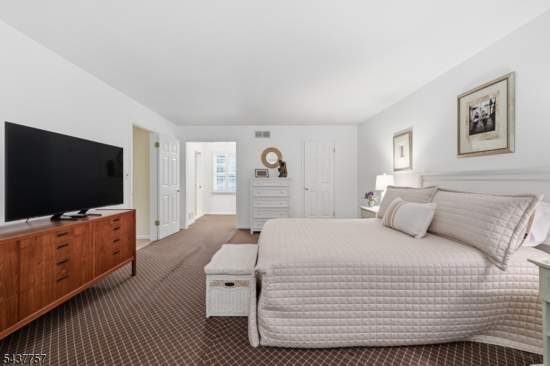 863 Papen Road Bridgewater, NJ 08807 - Photo 19 of 39