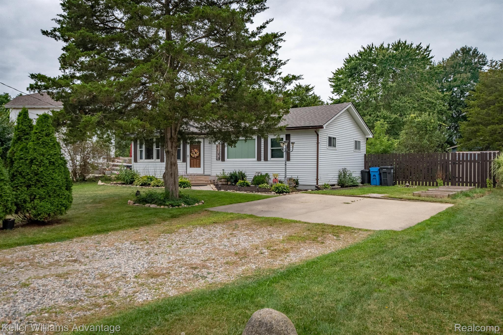 9180 Riverside Drive Brighton, MI 48116 - Photo 31 of 36 Gallery Image 31