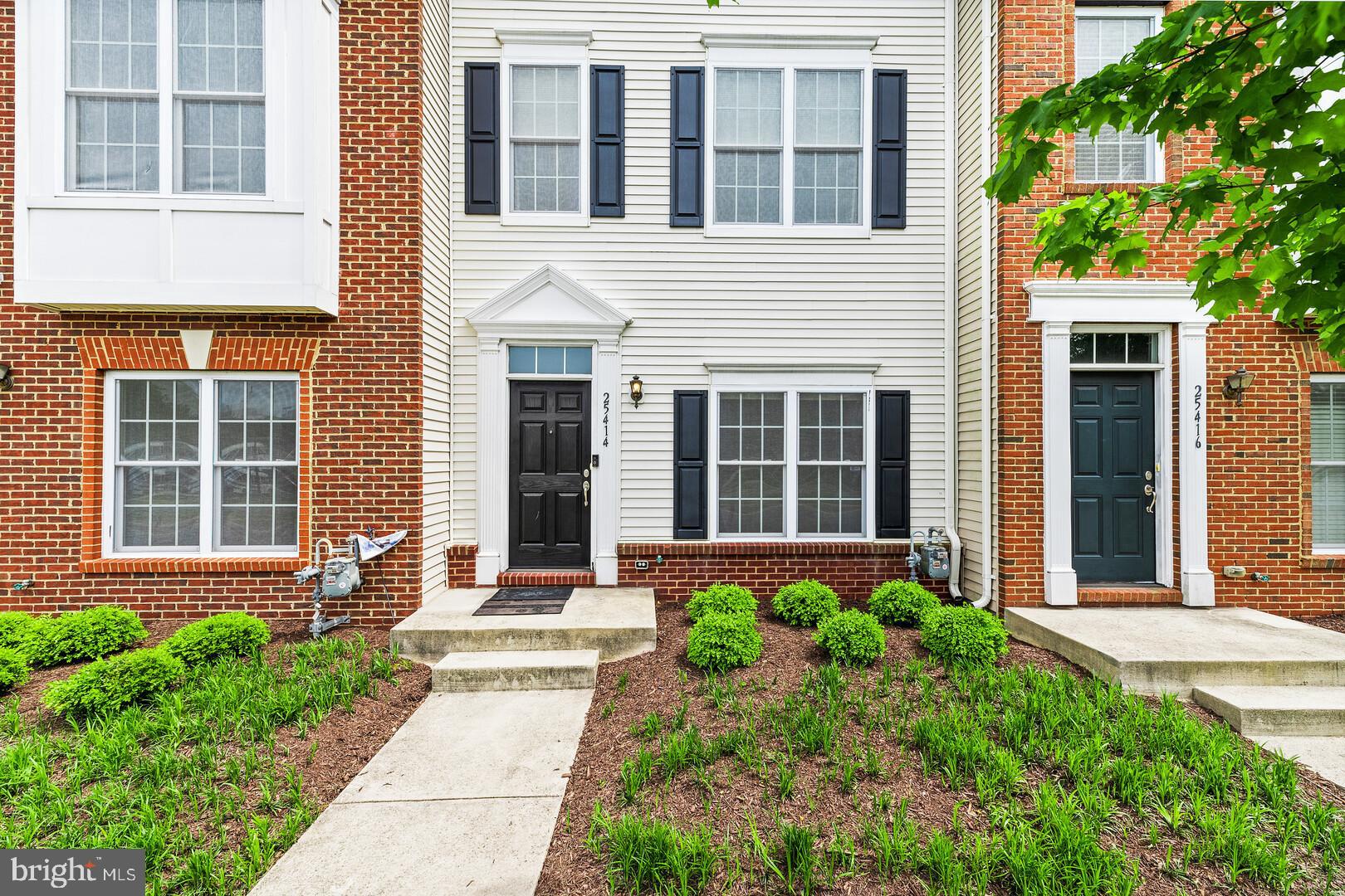 25414 South Riding Boulevard Chantilly, VA 20152 - Photo 2 of 25 Gallery Image 2