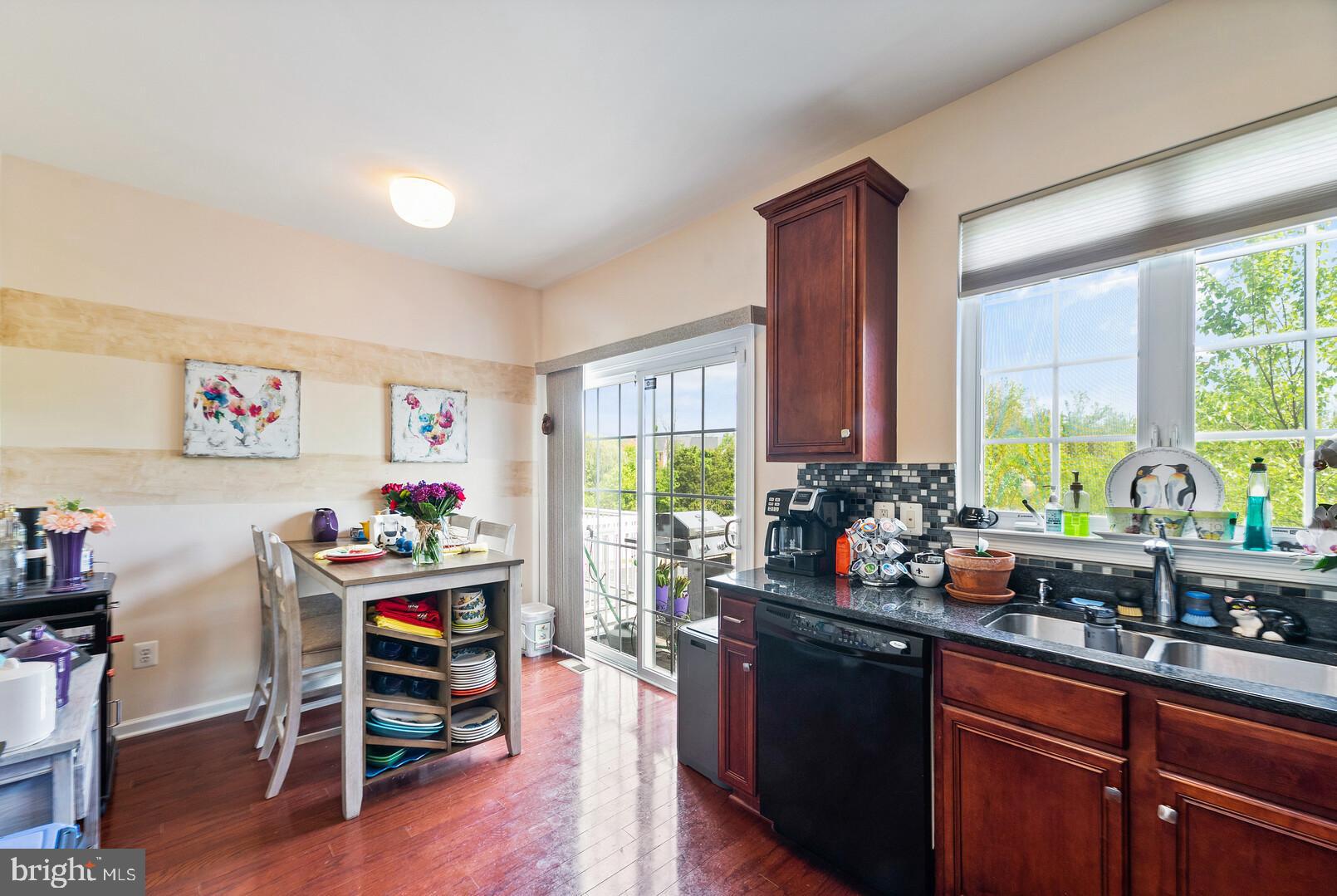 25414 South Riding Boulevard Chantilly, VA 20152 - Photo 13 of 25 Kitchen dining area