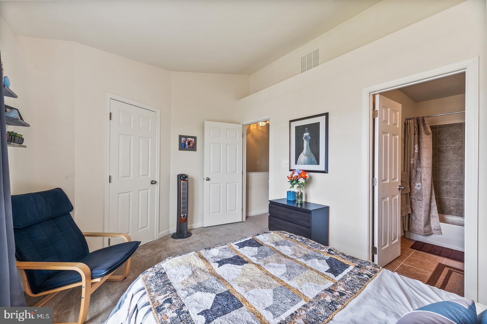 25414 South Riding Boulevard Chantilly, VA 20152 - Photo 16 of 25 Upper level primary sweet 1