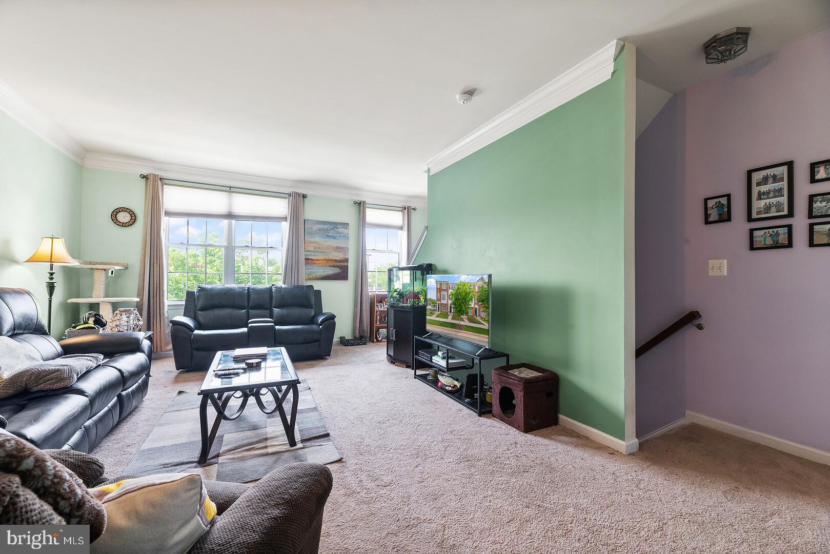 25414 South Riding Boulevard Chantilly, VA 20152 - Photo 9 of 25 Living Room