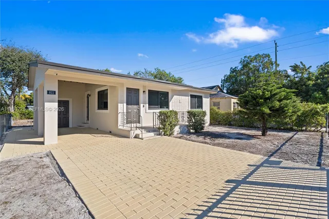 $2,900 | 811 Northwest 115th Street, Miami, FL 33168