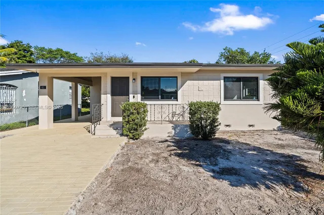 $2,900 | 811 Northwest 115th Street, Miami, FL 33168