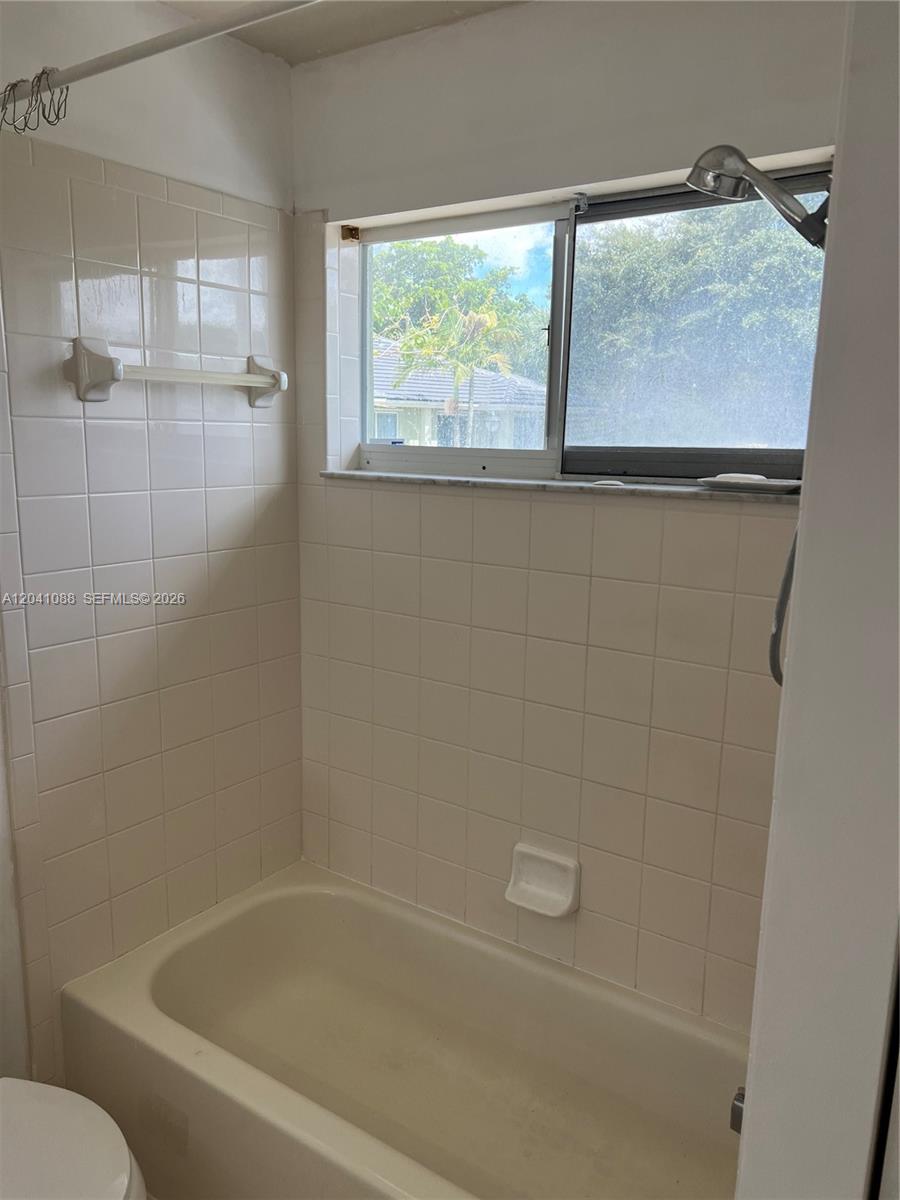 183 Hidden Ct Road, Unit F33 Hollywood, FL 33023 - Photo 25 of 35