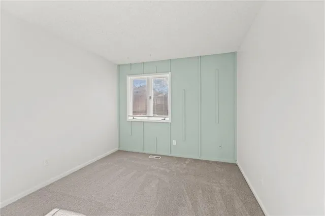 $360,000 | 12521 West 85th Terrace, Lenexa, KS 66215