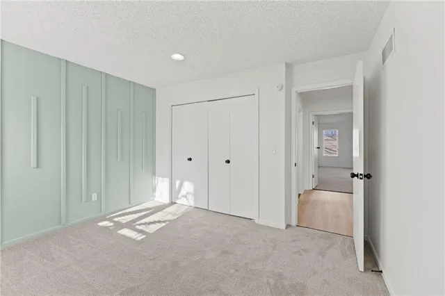 $360,000 | 12521 West 85th Terrace, Lenexa, KS 66215