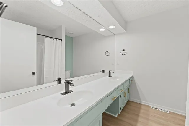 $360,000 | 12521 West 85th Terrace, Lenexa, KS 66215