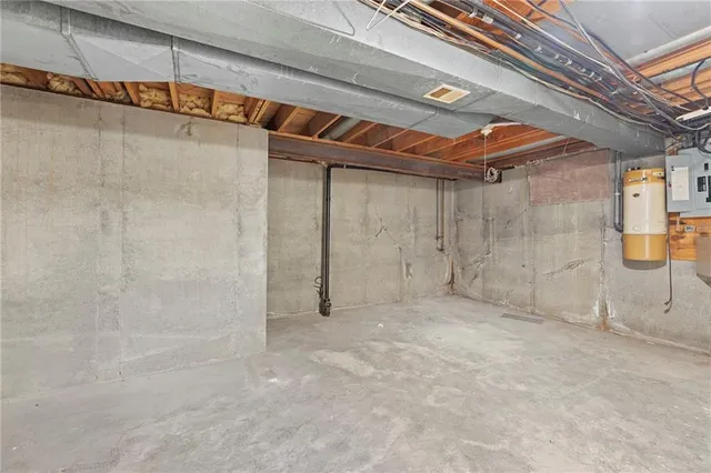 $360,000 | 12521 West 85th Terrace, Lenexa, KS 66215