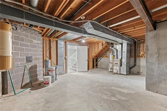 $360,000 | 12521 West 85th Terrace, Lenexa, KS 66215