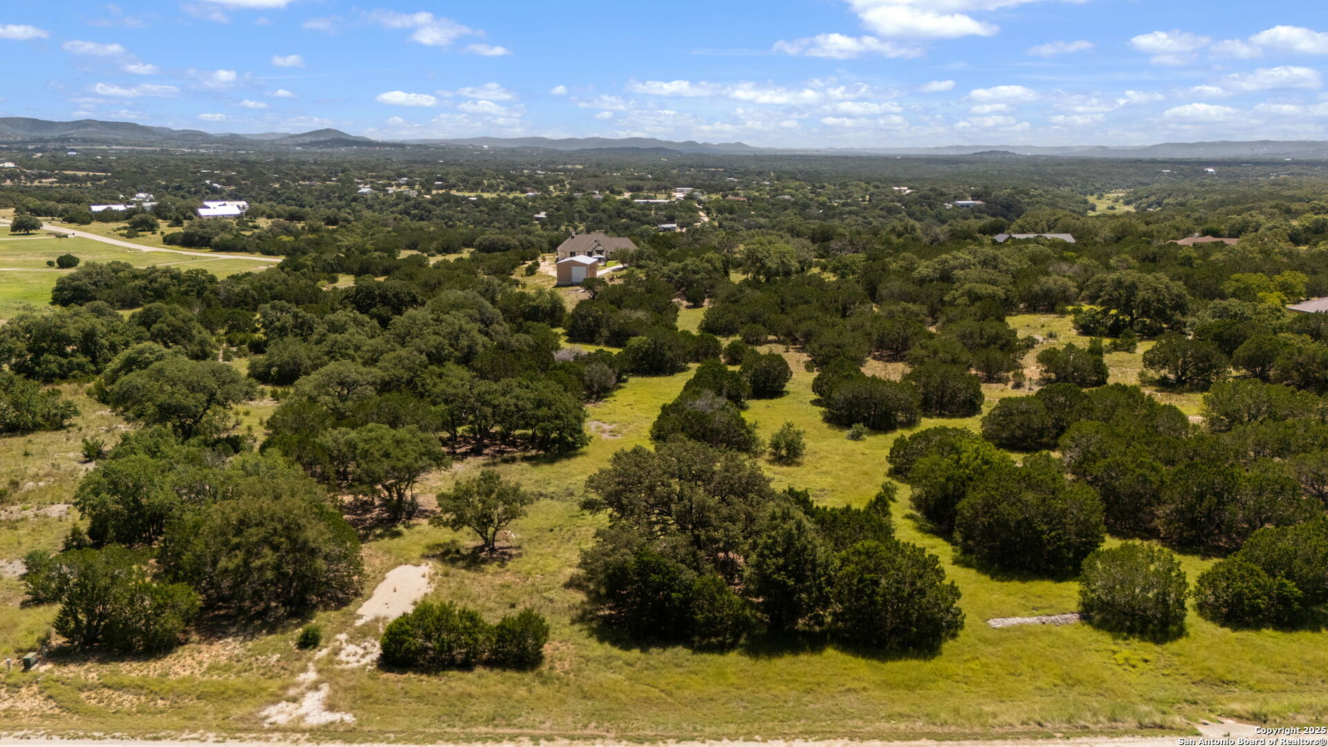 1005 Buckskin Trail Bandera, TX 78003 - Photo 11 of 27