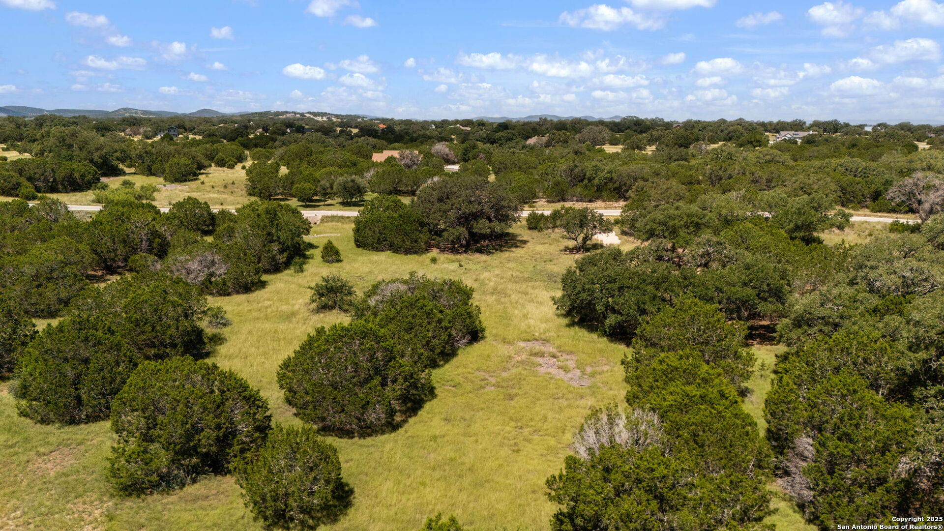 1005 Buckskin Trail Bandera, TX 78003 - Photo 8 of 27