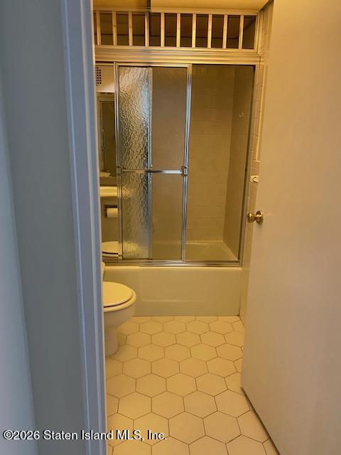 5 Windham Loop, Unit 4M Staten Island, NY 10314 - Photo 18 of 22 BATHROOM