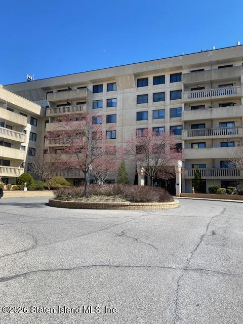 5 Windham Loop, Unit 4M Staten Island, NY 10314 - Photo 2 of 36 a front view of a building