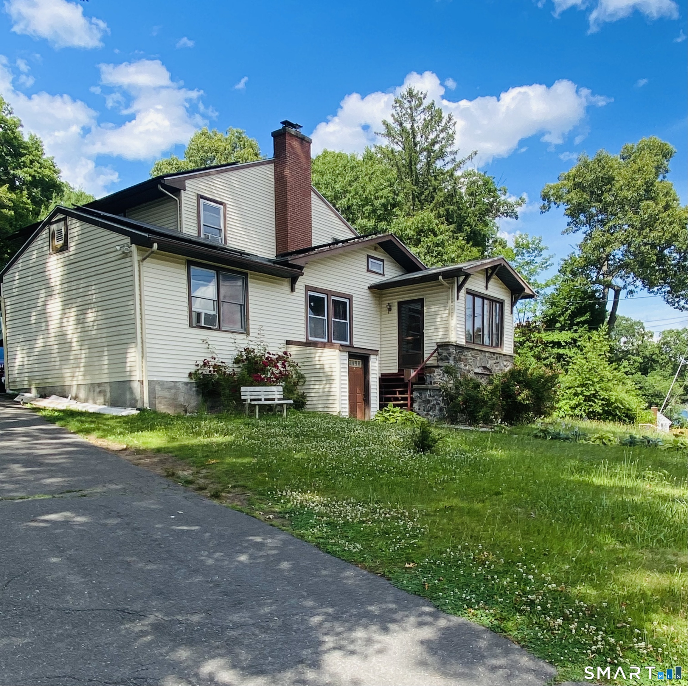 152 Delaware Avenue Waterbury, CT 06708 - Photo 1 of 40