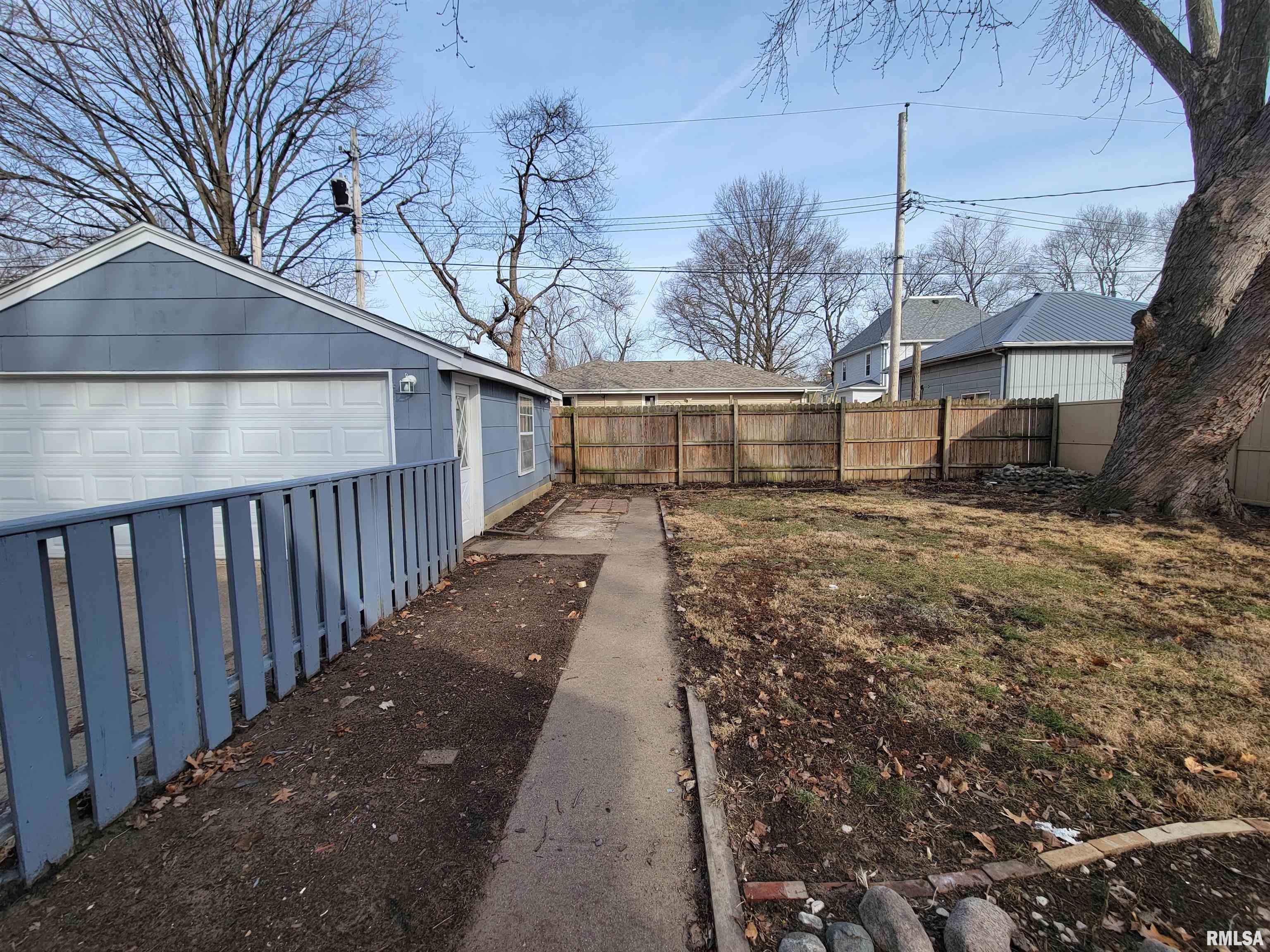 1211 Oak Ridge Avenue Pekin, IL 61554 - Photo 21 of 22 Gallery Image 21
