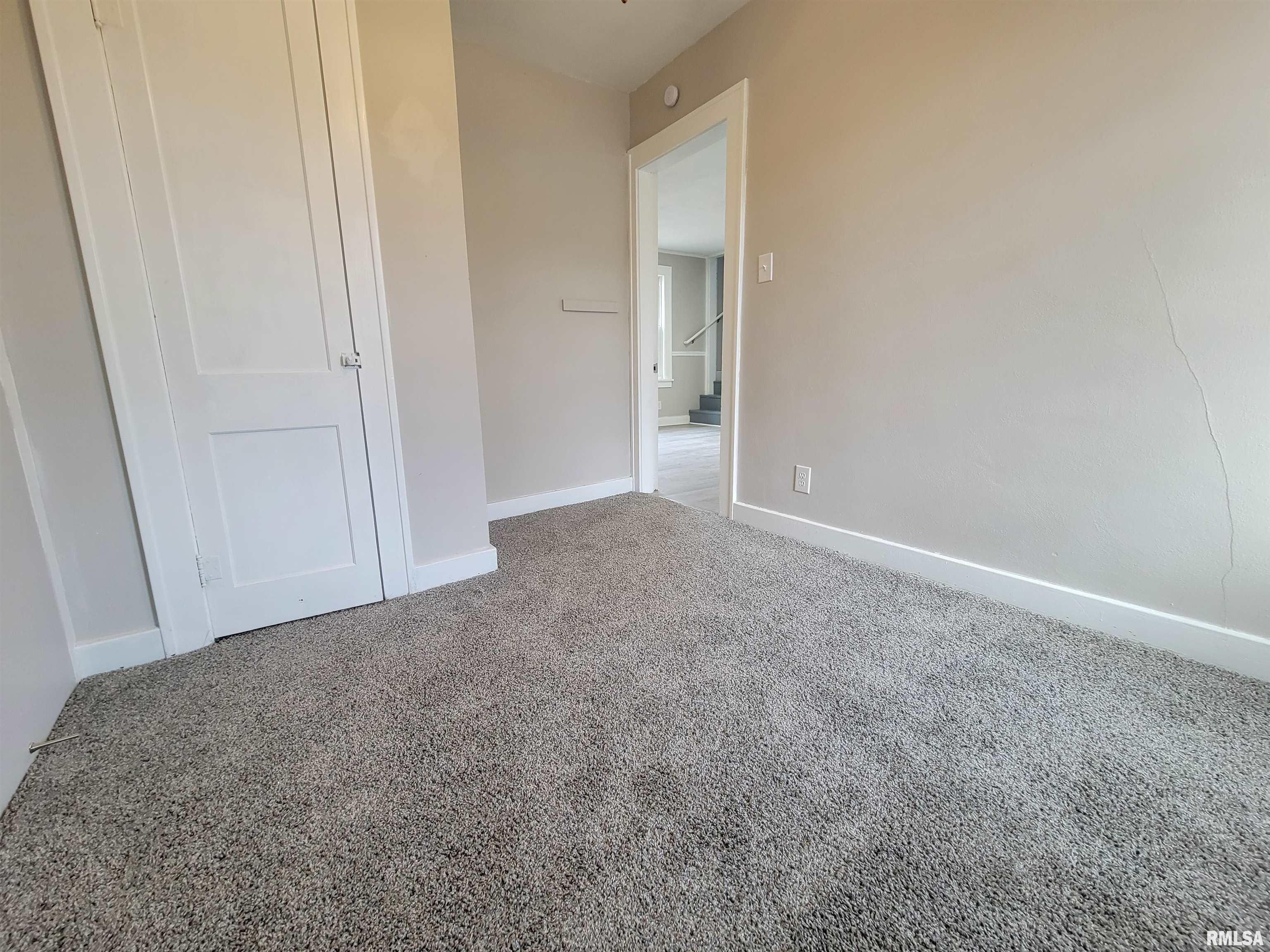 1211 Oak Ridge Avenue Pekin, IL 61554 - Photo 7 of 22 Gallery Image 7