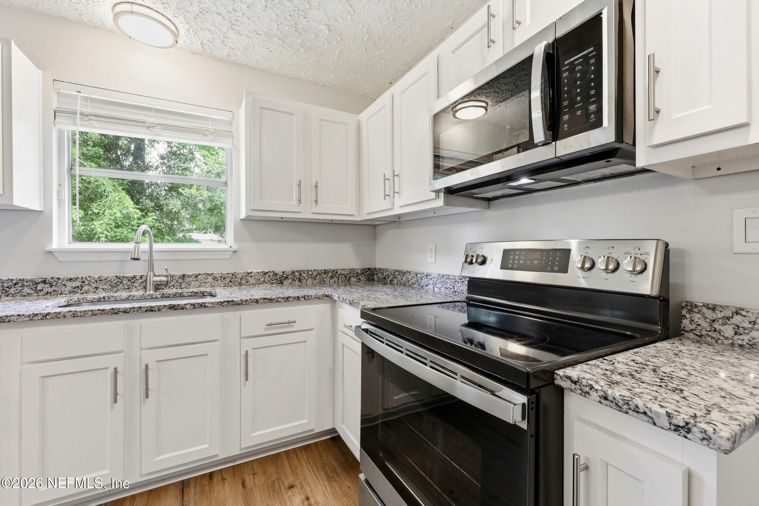 7067 Clovis Road Jacksonville, FL 32205 - Photo 9 of 23 the real estateographers_028