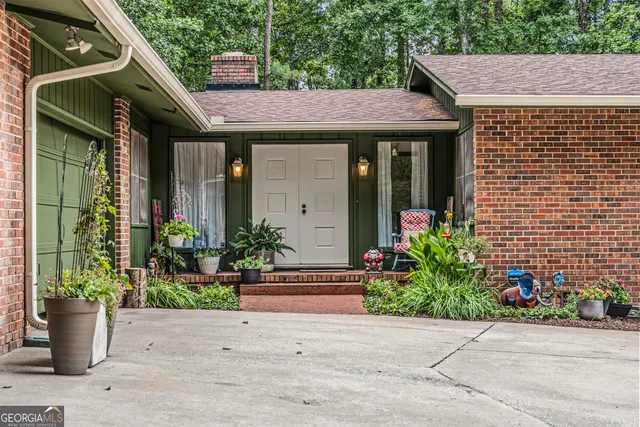 a front view of a house