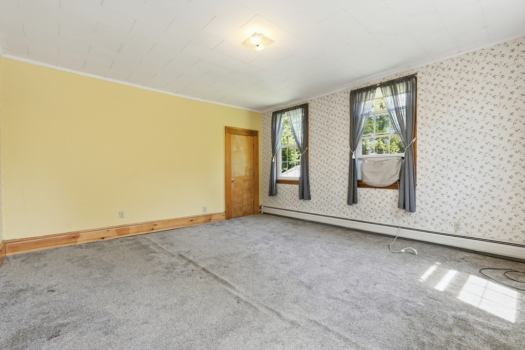 15 Main Street Hatfield, MA 01038 - Photo 17 of 42 an empty room with windows