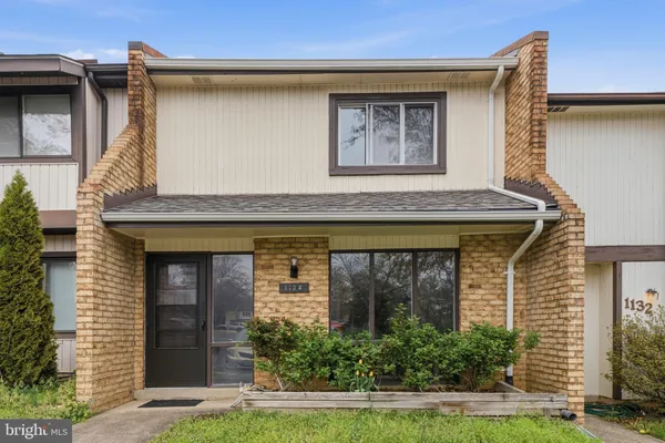 $420,000 | 1134 Shannon Place, Herndon, VA 20170