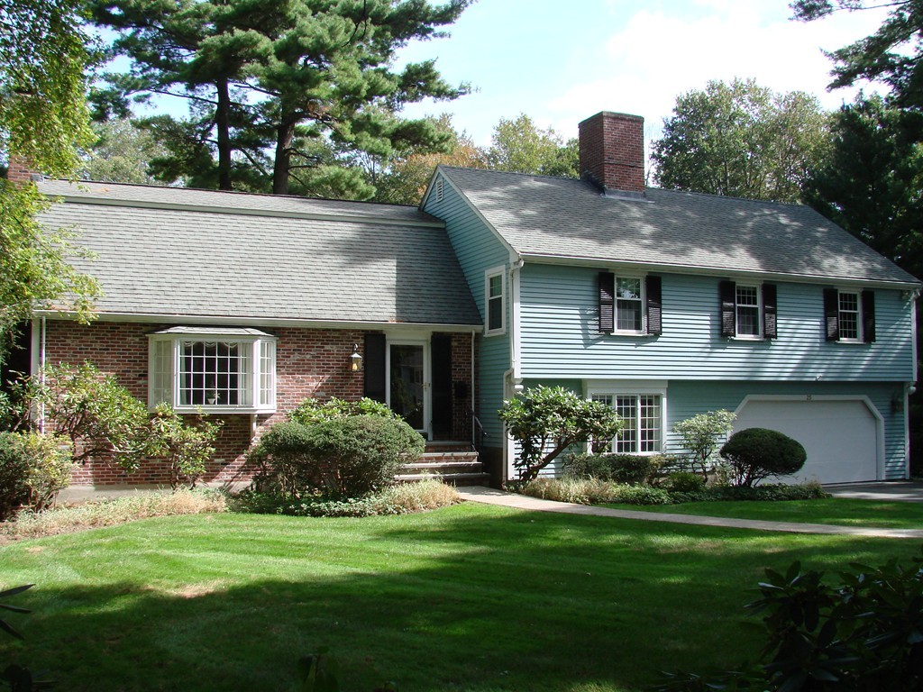 25 Edgemere Road Lynnfield, MA 01940 - Photo 1 of 30 Gallery Image 1
