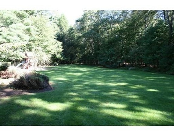 25 Edgemere Road Lynnfield, MA 01940 - Photo 28 of 30 Gallery Image 28