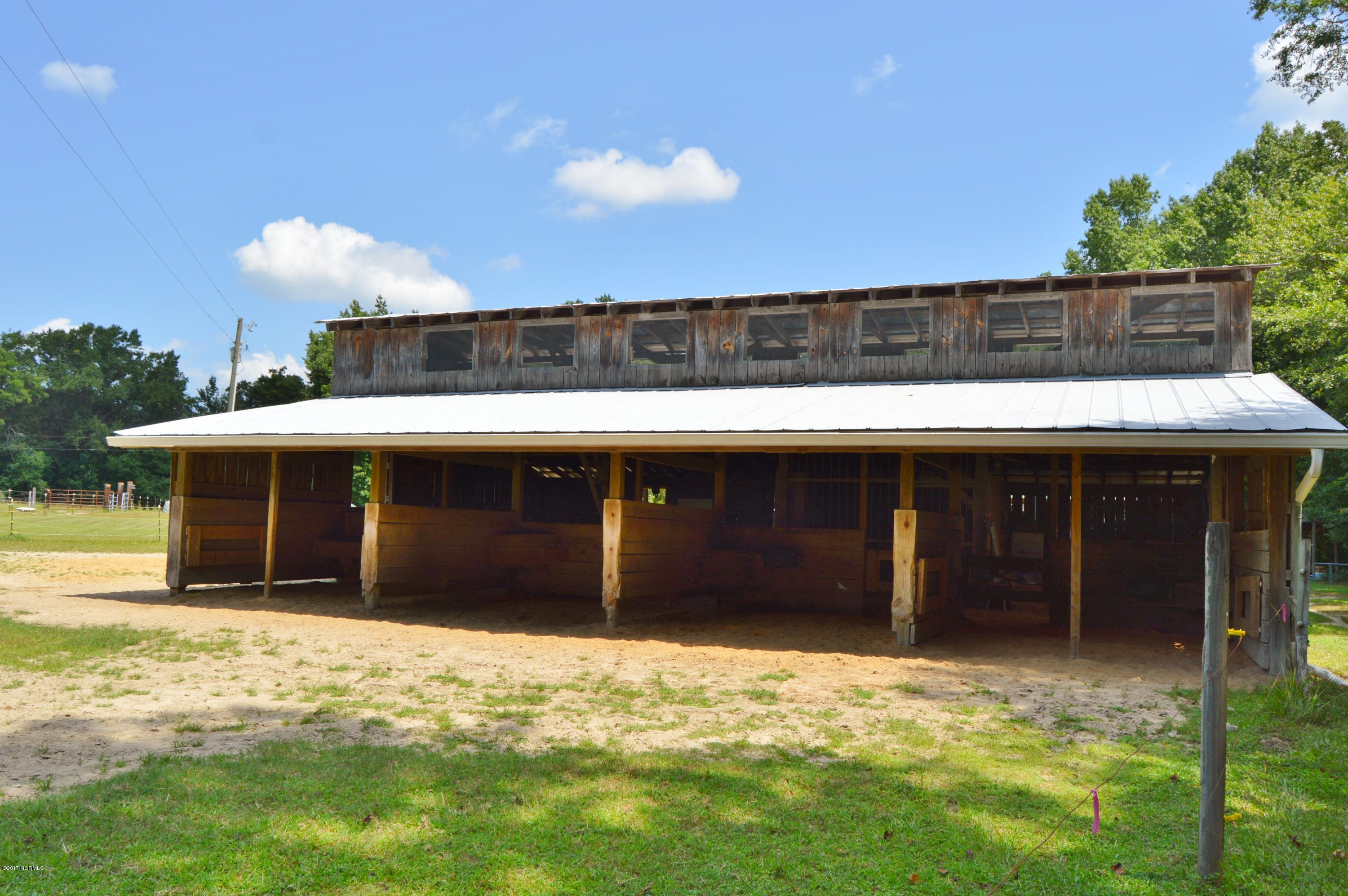 4694 Tuckahoe Road Ivanhoe, NC 28447 - Photo 9 of 62 side of barn