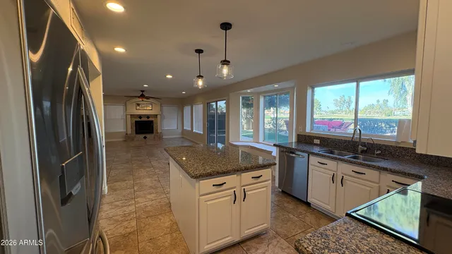 $3,295 | 19638 North 73rd Avenue, Glendale, AZ 85308