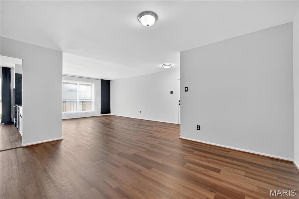 10328 Forest Brook Lane, Unit H St. Louis, MO 63146 - Photo 3 of 21