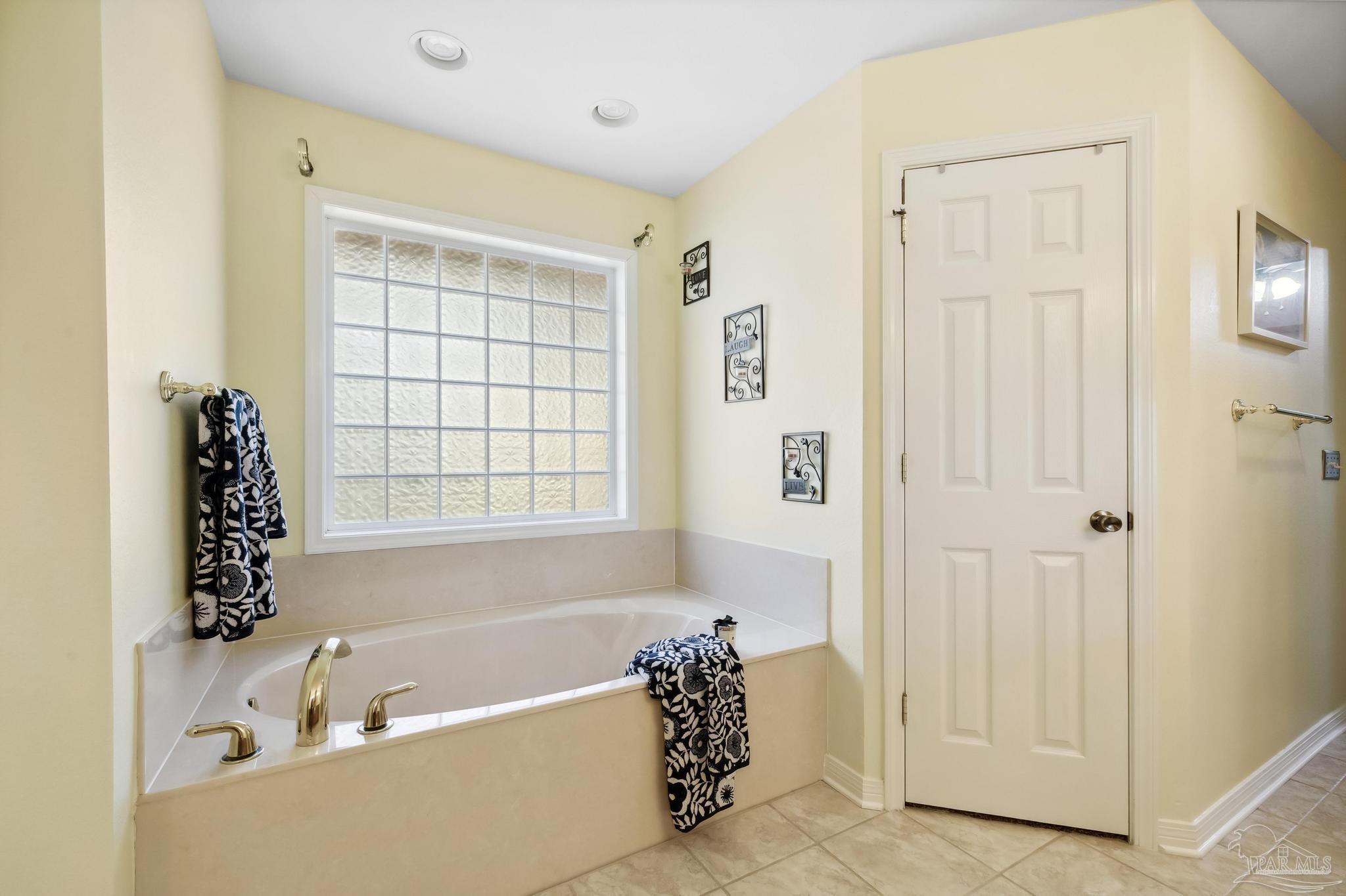 3547 Haley Way Pace, FL 32571 - Photo 9 of 27 Gallery Image 9