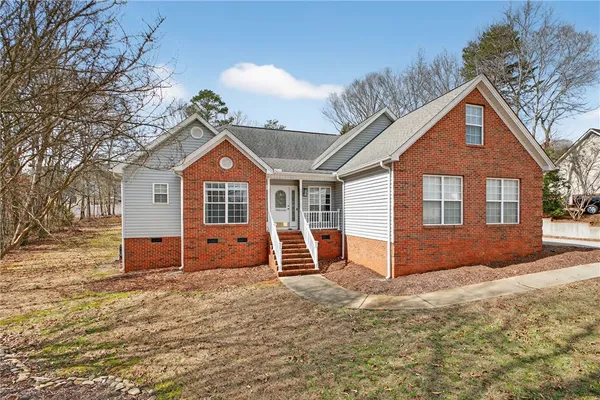$419,000 | 200 Holly Chase Drive, Piedmont, SC 29673