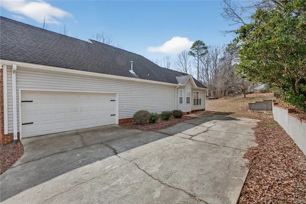 $419,000 | 200 Holly Chase Drive, Piedmont, SC 29673