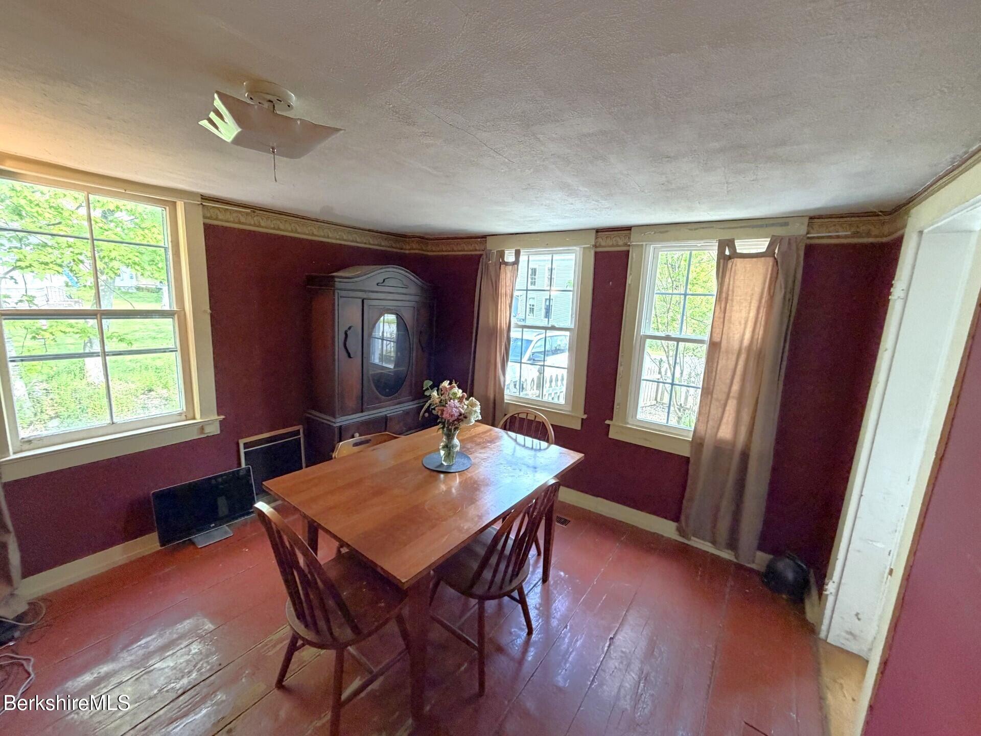161 Main Street Hancock, MA 01237 - Photo 5 of 24 DiningB