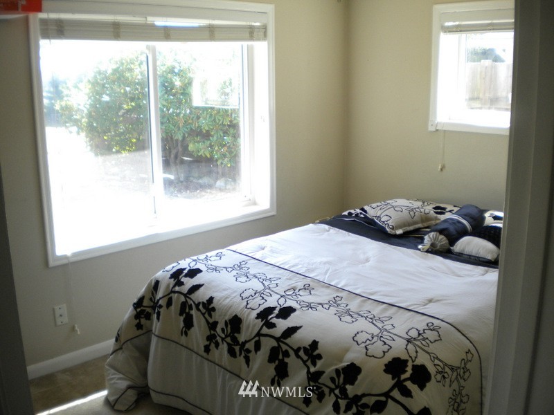 3310 Northeast 6th Street Renton, WA 98056 - Photo 6 of 11