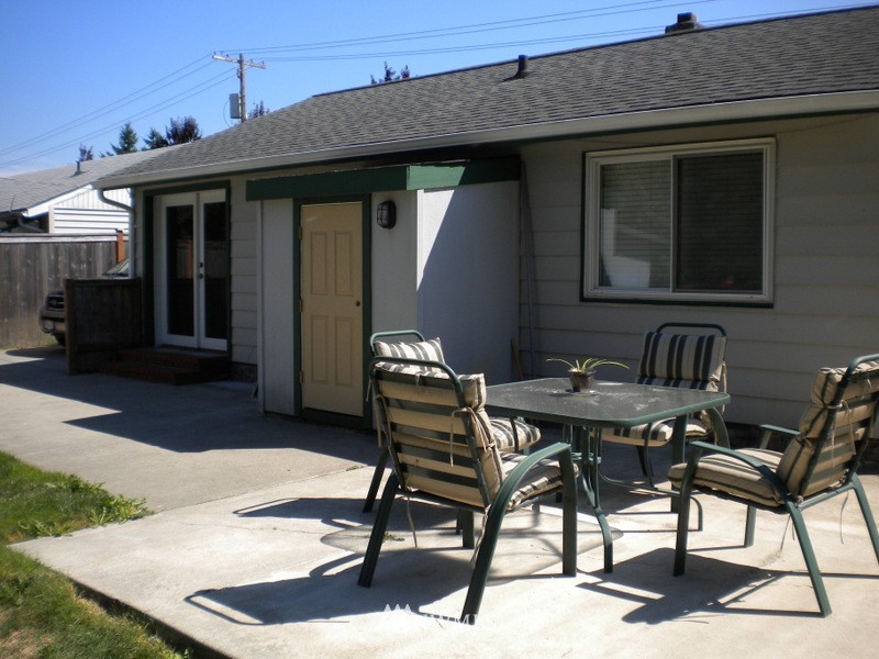 3310 Northeast 6th Street Renton, WA 98056 - Photo 9 of 11