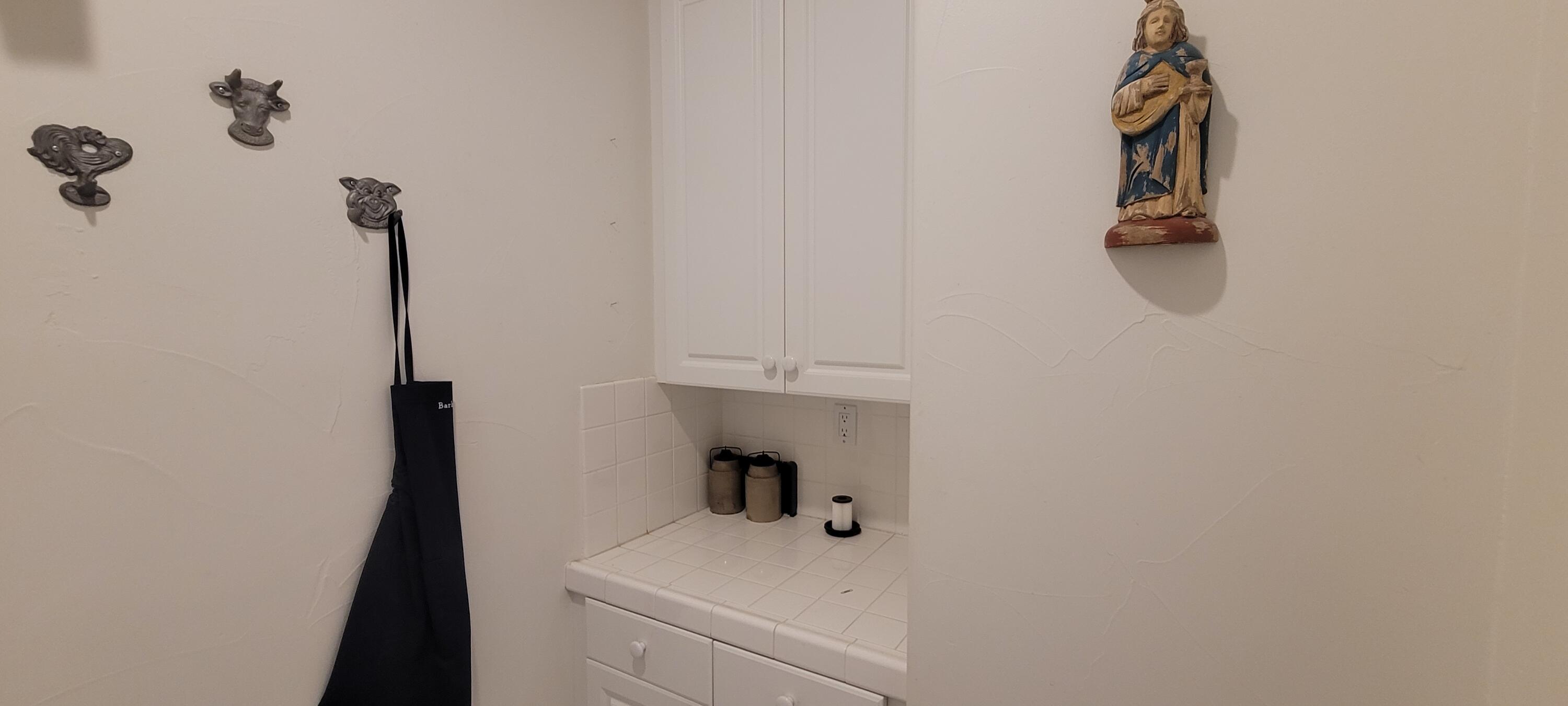 39914 Morningsprings Road Rancho Mirage, CA 92270 - Photo 32 of 54 a bathroom with a bathtub