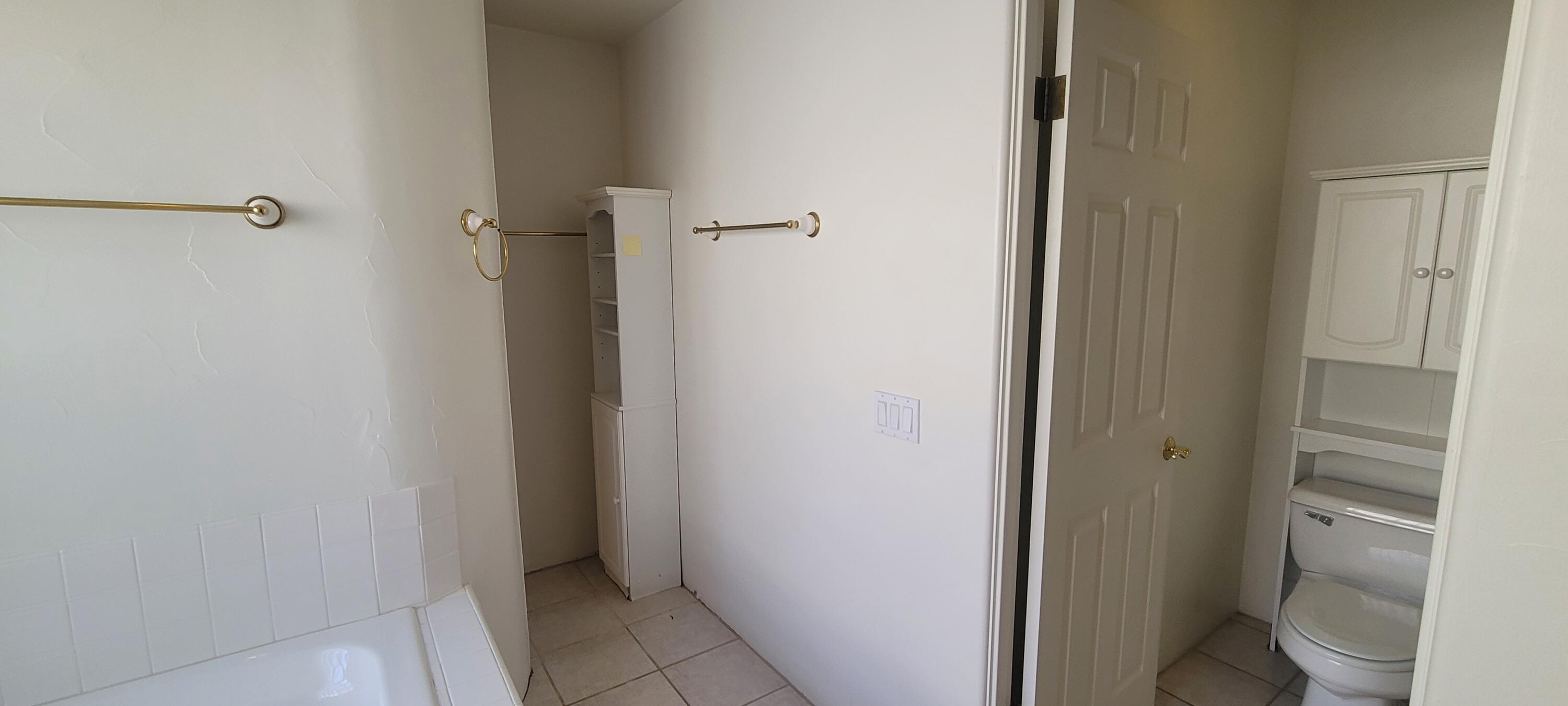 39914 Morningsprings Road Rancho Mirage, CA 92270 - Photo 52 of 54 a bathroom with a toilet