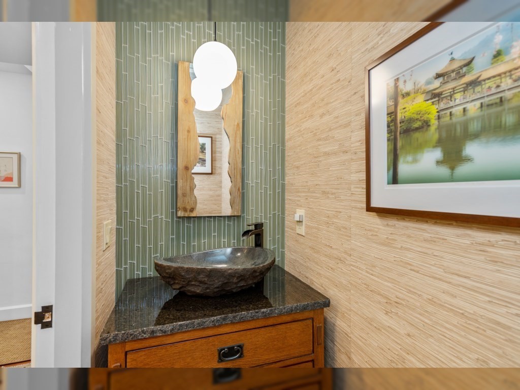 76 Ober Road, Unit 76 Newton, MA 02459 - Photo 9 of 32 a bathroom with a sink and a mirror
