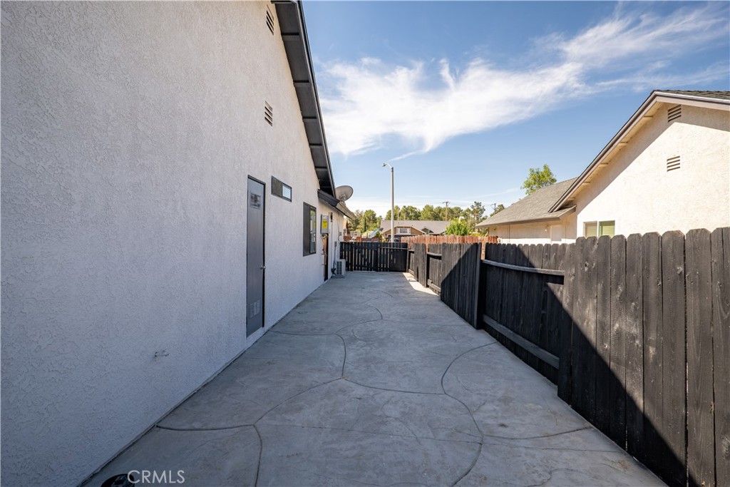 4225 Saddleback Road Palmdale, CA 93552 - Photo 21 of 61 a terrace with outdoor seating and city view