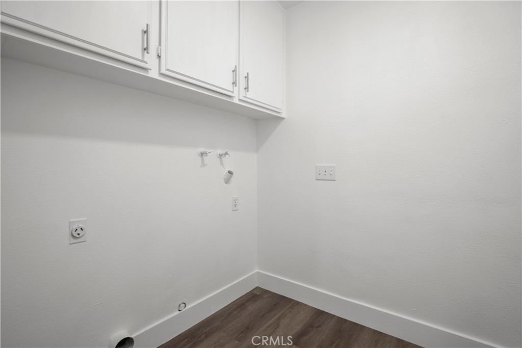 4225 Saddleback Road Palmdale, CA 93552 - Photo 28 of 61 a view of small space with empty racks