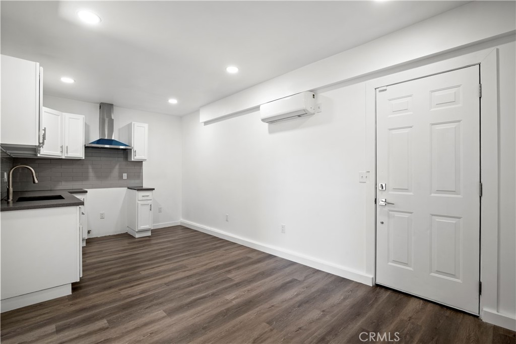 4225 Saddleback Road Palmdale, CA 93552 - Photo 49 of 61 a view of a kitchen with electric appliances