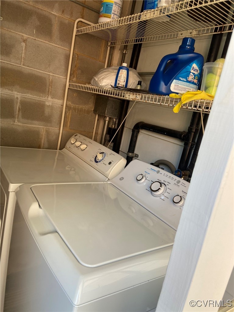 9 Millstone Road, Unit 9 Henrico, VA 23228 - Photo 5 of 27 a utility room with dryer and washer