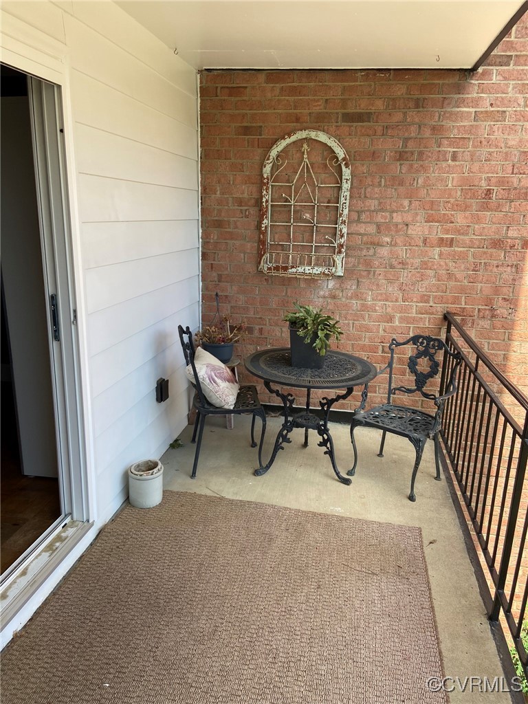 9 Millstone Road, Unit 9 Henrico, VA 23228 - Photo 6 of 27 a outdoor space with couple of chairs