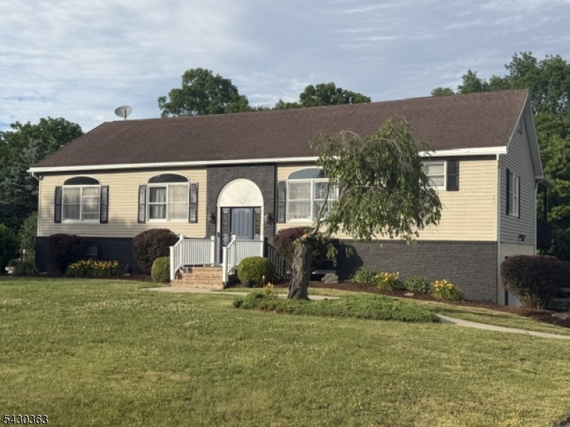 13 Farm Meadows Road Blairstown, NJ 07832 - Photo 1 of 31