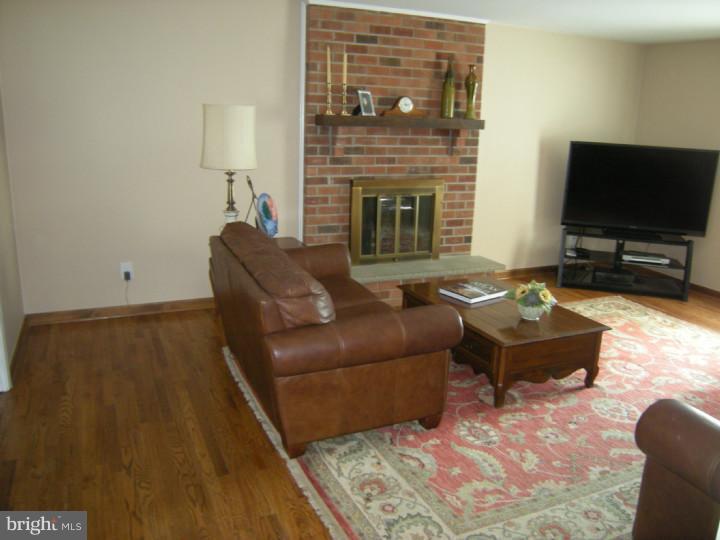 117 Beech Avenue Springfield, PA 19064 - Photo 9 of 22 Family Room