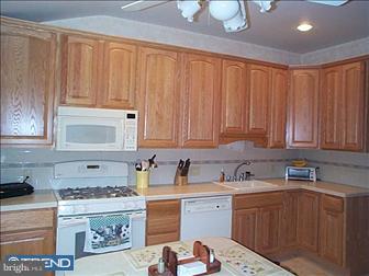 817 Johns Road Cherry Hill, NJ 08034 - Photo 3 of 6 Kitchen