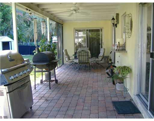 22830 Southwest 65th Way Boca Raton, FL 33428 - Photo 5 of 25 Patio/Deck