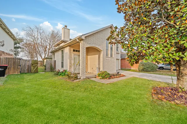 $1,950 | 21115 Hidden Bridle Court, Houston, TX 77073