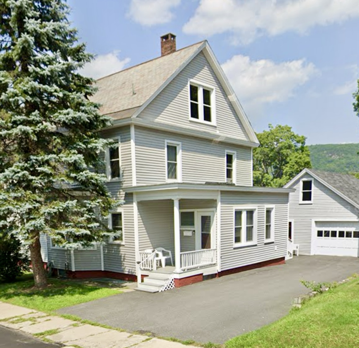 8 Williams Terrace Rockingham, VT 05101 - Photo 2 of 40